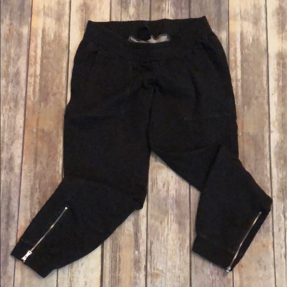 Gap maternity jogger pants